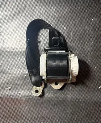 Audi A3 S3 8P Rear seatbelt 