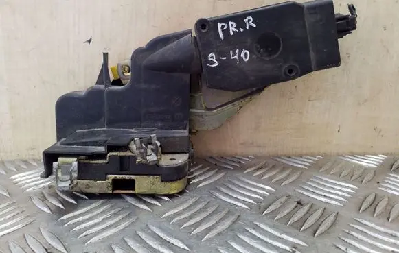 Volvo S40, V40 Front door lock