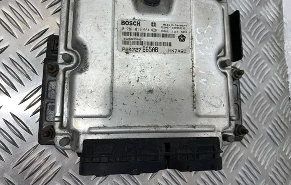 Chrysler Grand Voyager IV Engine control unit/module P04727665AB 1039S01331 0281011064