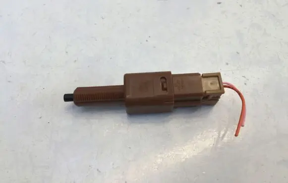Nissan Juke II F16 Brake pedal sensor switch 20914MD