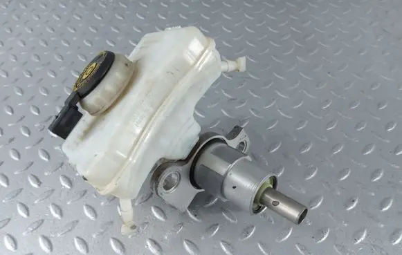 Audi A6 C7 Master brake cylinder 8K0611301A