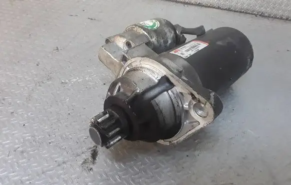 Volkswagen PASSAT B6 Starter motor S0243