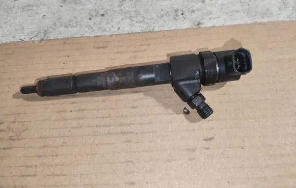 Fuel injector