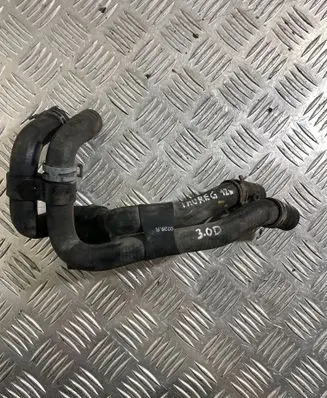 Volkswagen Touareg II Engine coolant pipe/hose 7P6122073A