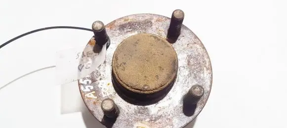 Ford Mondeo MK II Rear wheel hub