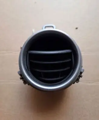 Toyota Yaris Dashboard side air vent grill/cover trim