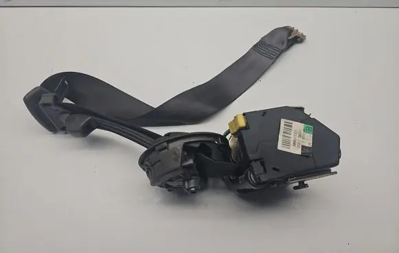 Audi A8 S8 D2 4D Rear seatbelt 000090H