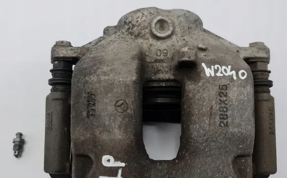 Mercedes-Benz C W204 Front brake caliper