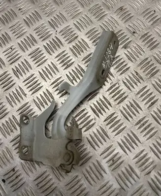 Engine bonnet/hood hinges