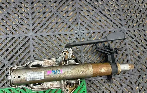 BMW 2 F46 Steering wheel axle 6864826 7046955977 32306864826