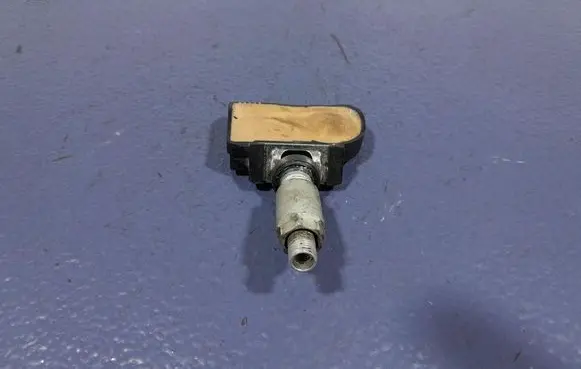 Alfa Romeo Stelvio Tire pressure sensor A2C97145803