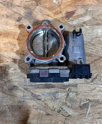 Mercedes-Benz CLA C117 X117 W117 Throttle valve A2701410025