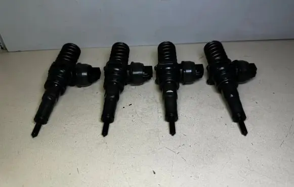 Audi A4 S4 B6 8E 8H Fuel injectors set 038130073AR 0414720214