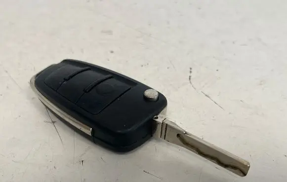 Audi Q7 4L Ignition key/card 8E0837220R