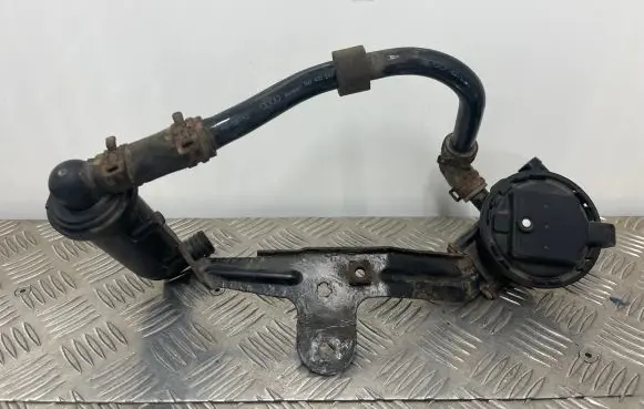 Active carbon filter fuel vapour canister