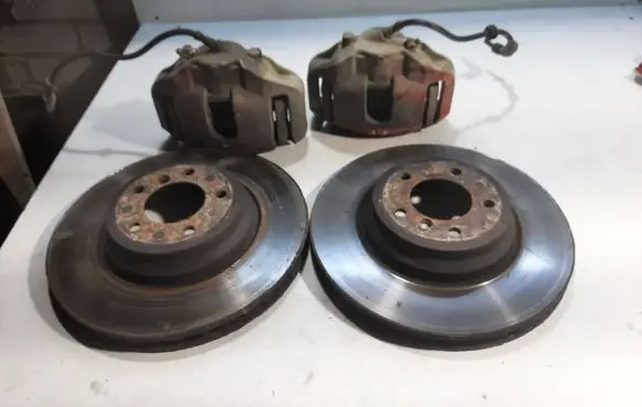 BMW 3 E90 E91 Brake discs and calipers set 
