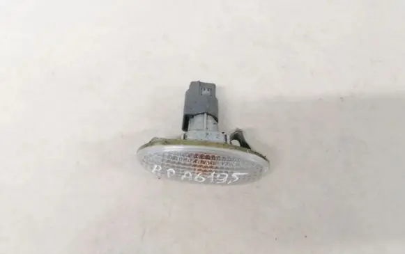 Mazda 5 Front fender indicator light p2829