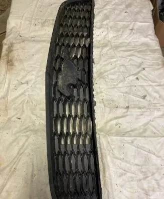Ford Mustang V Front bumper upper radiator grill AR3Z8200AE S63264607