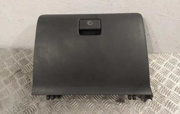 Glove box