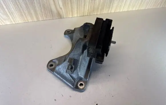 BMW 7 F01 F02 F03 F04 Gearbox mounting bracket 6781229 68572910 ENAC46000