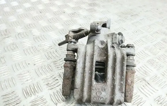 Volkswagen Golf IV Rear brake caliper
