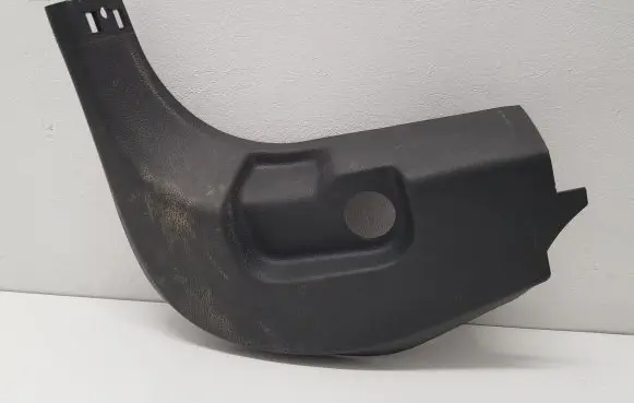 Foot area side trim