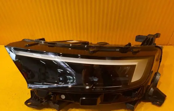 Opel Mokka B Headlight/headlamp 9834008280