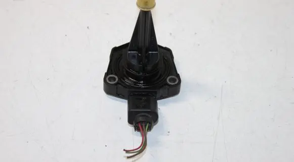 Nissan X-Trail T31 Oil level sensor 03C907660AA