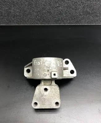 Fiat Qubo Engine mount bracket 00518554840