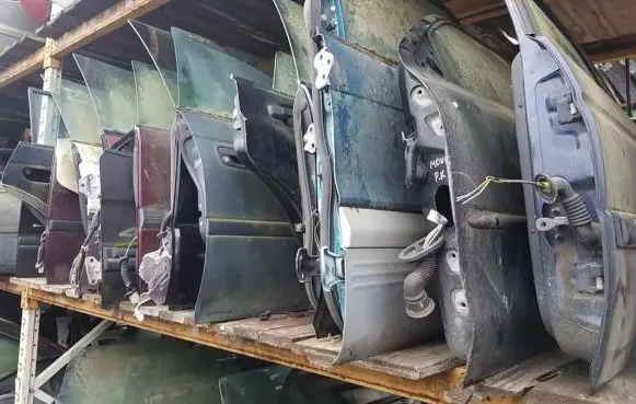 Subaru Legacy Front door pilkos