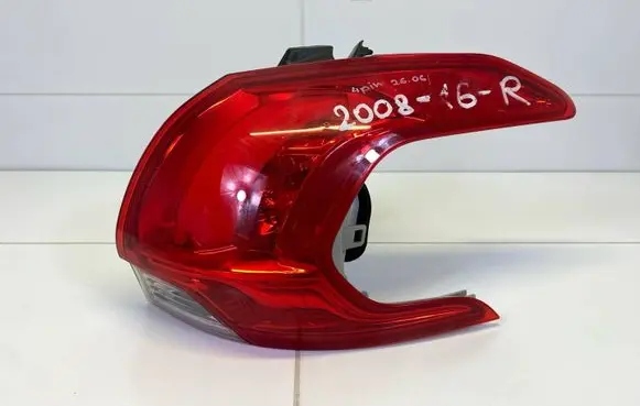 Peugeot 2008 I Rear/tail lights 9678074380