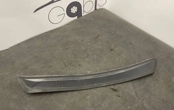 BMW 2 F46 Front sill trim cover 7316821