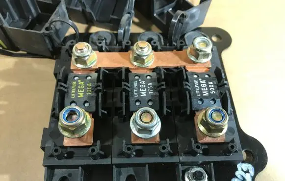 Jaguar XJ X350 Fuse module 5293147