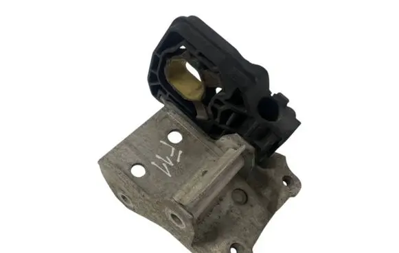 BMW 5 F10 F11 Radiator mount bracket 7186514 7207152 7211162