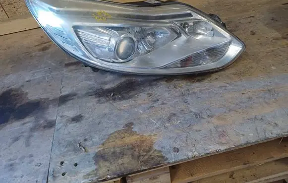 Ford Focus Headlight/headlamp 121212