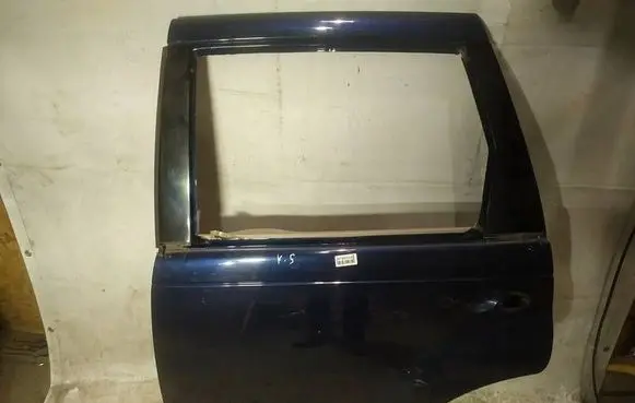 Chrysler PT Cruiser Rear door melynos