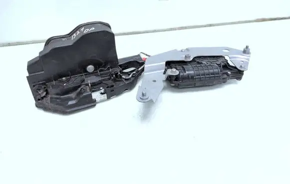 BMW 5 E60 E61 Front door lock A053702 7202152 4152309008