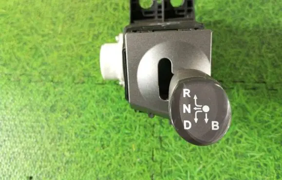 Toyota Prius (NHW20) Gear shift switch/knob 8945147030 1923002020