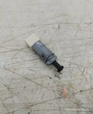 Mitsubishi Colt Brake pedal sensor switch Mr977584