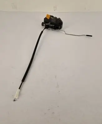 Opel Insignia A Front door lock 3023880