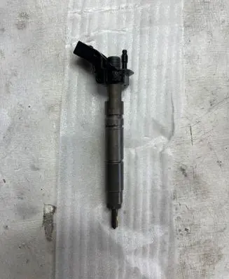 Mercedes-Benz CLS C219 Fuel injector A6420700587 A642070 0445115027