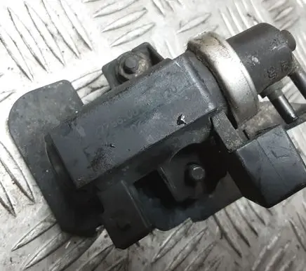 BMW X5 E53 Turbo solenoid valve 2279600
