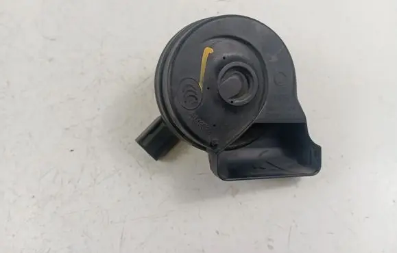 Volkswagen PASSAT B7 Horn signal E355307