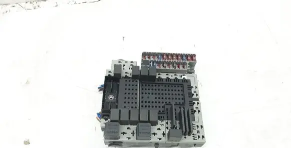Volvo S60 Fuse module 08679899 08696098