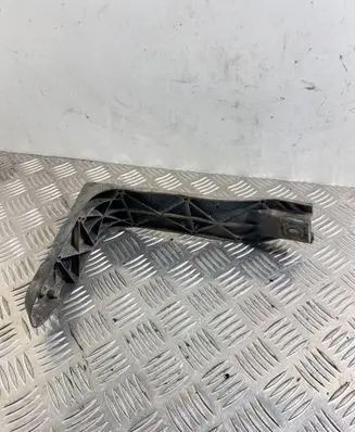 Audi A4 S4 B6 8E 8H Fender mounting bracket 8E0821137B