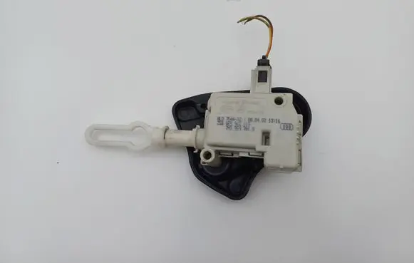 Audi A4 S4 B6 8E 8H Tailgate boot lock/latch motor 7M0959781A 8E5962115