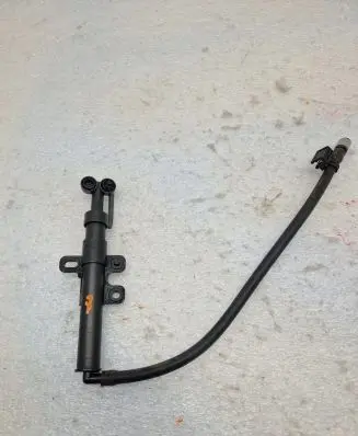 Volvo S90, V90 Headlight washer spray nozzle