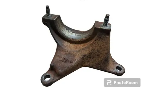 Volvo V50 Driveshaft support bearing bracket 4M513K305EA