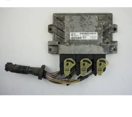Ford Focus Engine control unit/module BV6112A650CLA S180127027A