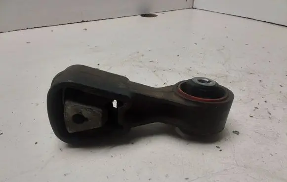 Engine mount bracket